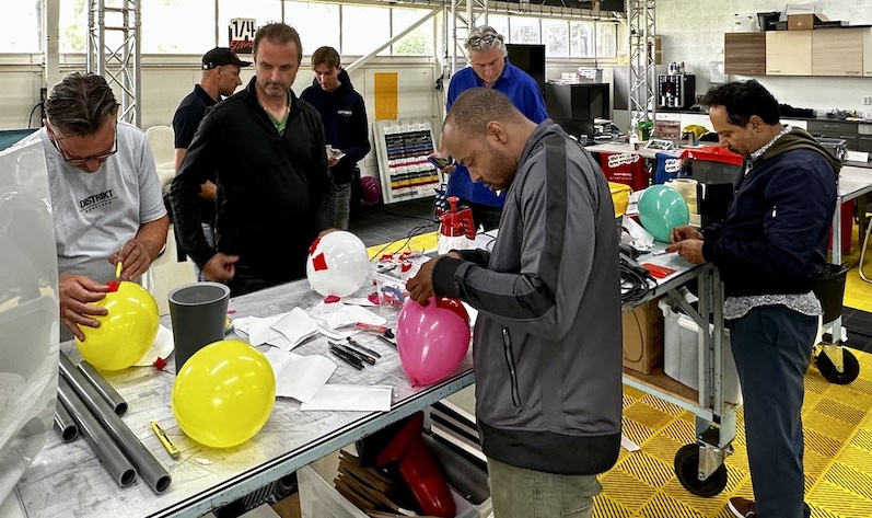 Leren carwrappen snijoefening