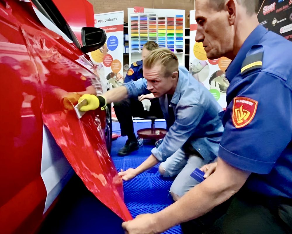 Carwrap advanced trainer helpt cursisten verder